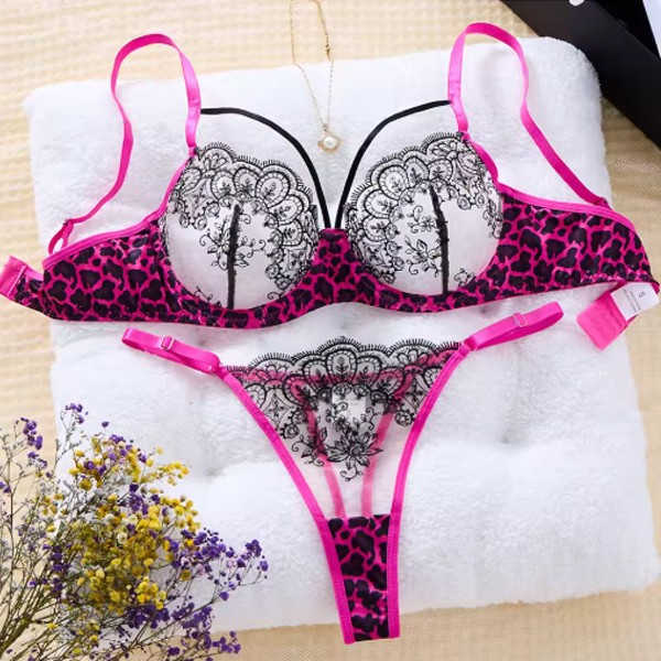 Combining leopard print and floral patterns see through Set